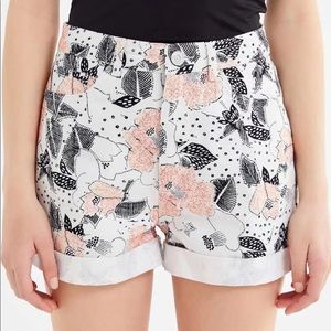BDG Boho Floral High rise Mom Shorts -28 in